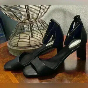 Com+Sens Trishah Ankle strap Black Block heel shoes size 9,excellent Condition